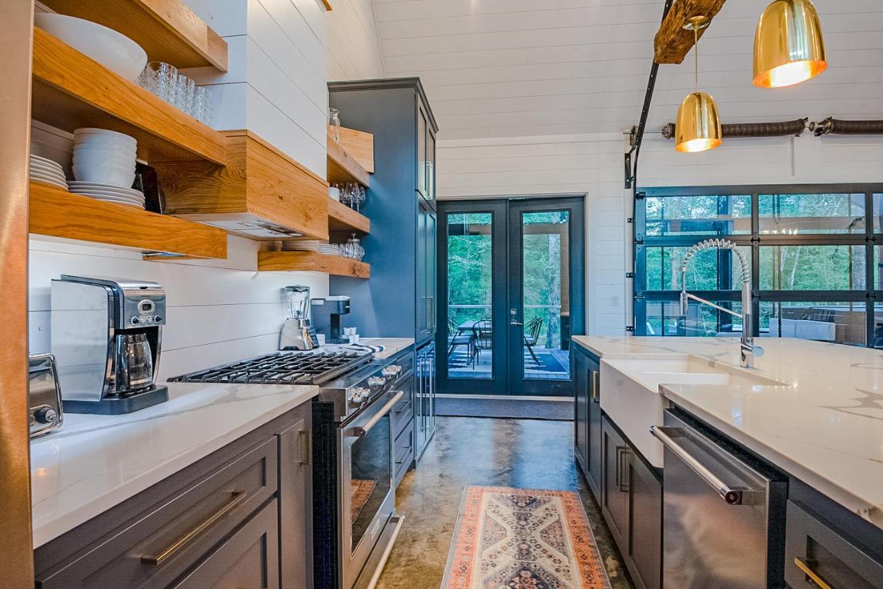 "The Barndo" 4Br Luxury Cabin, Hot Tub, Fire Pit, Bunks, Arcades, Playhouse! Broken Bow Exterior foto